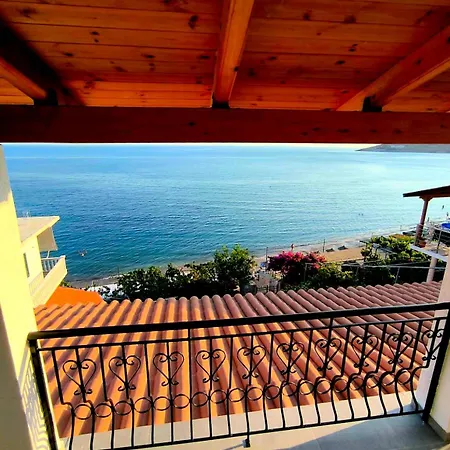 Petra Mare דירה צ'פרו